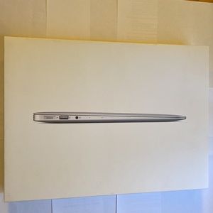 MacBook Air 2015 with MacOS Monterey, 1.6 GHz, used, in very good condit…